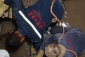 济南电梯井堵漏施工视频